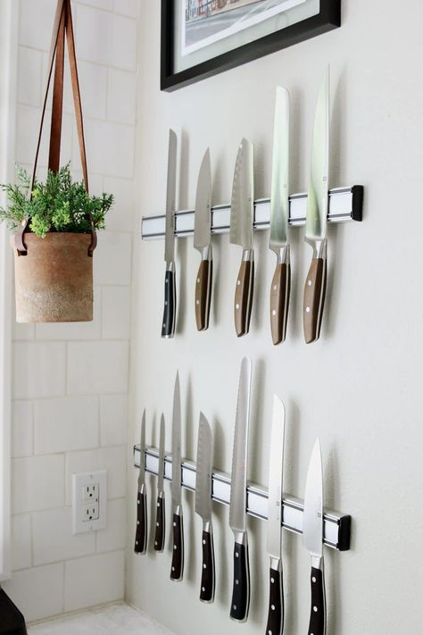 How to Choose and Take Proper Care of Your Kitchen Knives - Chris Loves Julia Knife Kitchen Design, Knife Strip, Knife Wall, Kitchen Knife Storage, Knife Display, Kitchen Wear, Modern Minimalist Kitchen, Knife Guide, Dark Grey Kitchen