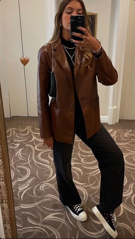 Brown Blazer Outfit, Blazer Casual Outfit, Parisian Look, Look Formal, Corporate Outfits, Casual Day Outfits, Cold Weather Outfits, Winter Outfits For Work, Work Looks