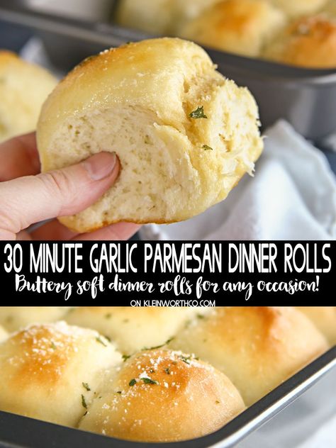 30-Minute Garlic Parmesan Dinner Rolls, the perfect bread recipe to serve with any meal. Great for holidays, so simple to make. Cheesy, garlicky goodness! Parmesan Dinner, Easy Family Dinner Ideas, Garlic Rolls, Easy Family Dinner, Family Dinner Ideas, 30 Minute Dinners, Bread Muffins, Yeast Rolls, Best Bread Recipe