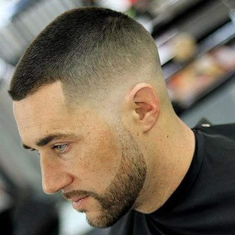 Low Fade - Best Fade Haircuts For Men: Cool High, Low, Mid, Skin, Bald, Taper Fade Men's Haircuts #menshairstyles #menshair #menshaircuts #menshaircutideas #menshairstyletrends #mensfashion #mensstyle #fade #taper #taperfade #fadehaircut Jarhead Haircut, Popular Mens Haircuts, Best Fade Haircuts, Short Haircuts For Men, Military Haircut, Celebrity Short Hair, Haircut Images, Short Haircut Styles, Men's Short Hair