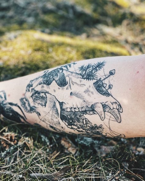 Beautiful healed photos of this overgrown bear skull tattoo I did a couple months ago. Thank you @kaalitrash for the photos! Bear Skull Tattoo, Bear Skull, Skull Tattoos, Future Tattoos, Tattoos And Piercings, I Tattoo, Skull Tattoo, Tatting, A Couple