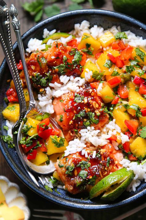 Sweet And Spicy Salmon, Mango Salmon, Homemade Sweet Chili Sauce, Salmon Bowls, Mango Salsa Salmon, Salmon Rice Bowl, Canned Salmon, Mango Salsa Recipes, Healthy Bowls Recipes