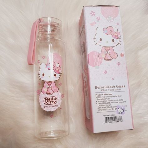 Hello Kitty Water Bottle, Pink Princess Aesthetic, Sanrio Things, Trendy Water Bottles, Kitty Aesthetic, Aesthetic Objects, Custom Starbucks Cup, Hello Kitty Aesthetic, Cute Water Bottles