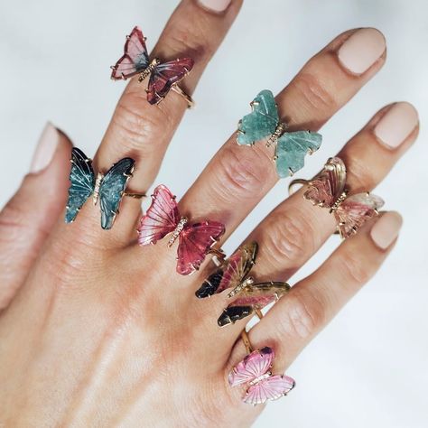 Jacquie Aiche Rose Gold Stackable Rings, Colorful Rings, Stackable Diamond Rings, Stacked Wedding Rings, Diamond Stacks, Fun Jewelry, Deco Floral, Jewelry Inspo, Beaded Rings