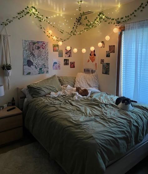 Indie Duvet Cover, Canopy Twin Bed Ideas, Hanging Up Fairy Lights, Aesthetic Room With Vines And Fairy Lights, Simple White Room Bedroom Ideas, Room Decor With Vines And Fairy Lights, Fairy Lights Under Loft Bed, Fairy Lights And Plants Bedroom, Vines And Fairy Lights In Bedroom