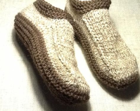 Pure Woolen slippers Womens Double sole Coffee Brown House | Etsy Organic Shoes, Floral Slippers, Striped Slippers, Crochet Socks Pattern, Crochet Men, Diy Slippers, Crochet Slipper Pattern, Knitted Booties, Boots Patterns