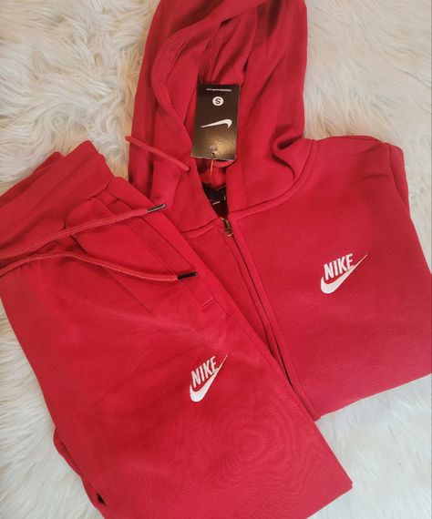 Ugg Tasman Clog, Shein Cart, Nike Sets, Sweat Suits Outfits, Nike Sweatsuit, Nike Trainer, Airpods 2nd Generation, Womens Ugg, Essentials Hoodie