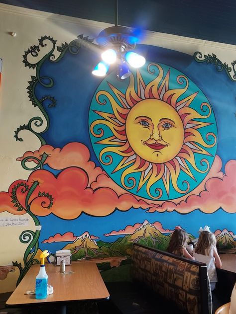 Cool Wall Murals Painted, Wall Murals Painted Aesthetic, Funky Wall Painting, Colorful Murals Street Artists, Hippie Wall Painting, Trippy Mural, Trippy Wall Paintings, Trippy Wall Mural, Wall Murals Painted Bedrooms