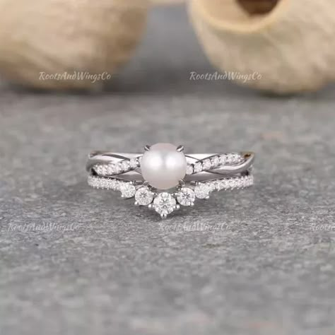 Pearl Wedding Ring Set, Gold Wedding Rings For Women, Pearl Engagement Ring Set, Pearl Engagement Rings, Pearl Ring Design, Pearl Wedding Ring, Dainty Engagement Rings, Pearl Engagement Ring, Moissanite Wedding Band