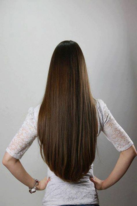 Long rounded v hair cut - ok, found my next hair cut! Long Hair Tumblr, Round Haircut, V Cut Hair, V Hair, Tumblr Hair, Long Brown Hair, Haircuts Straight Hair, Super Long Hair, Long Layered Hair