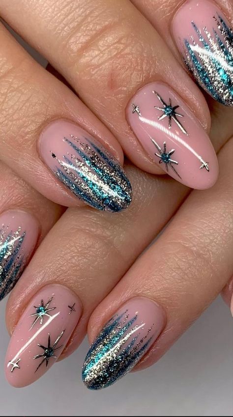 Festival Nails, Nail Designs Glitter, New Year's Nails, Xmas Nails, Chic Nails, Cute Acrylic Nails, Holiday Nails, Nail Manicure, Winter Nails