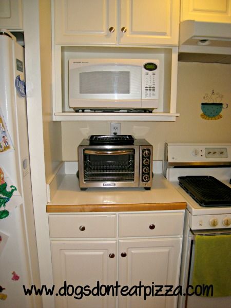 extra large microwave space below upper cabinet..but NOT "built in" Shelves Over Stove, Over Stove Microwave, Microwave Above Stove, Cabinet For Microwave, Built In Microwave Cabinet, Microwave Cabinet, Microwave Shelf, It Friday, Small Microwave