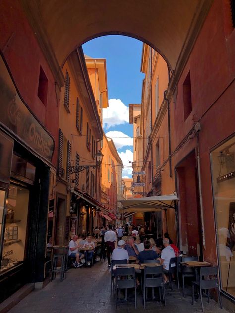 Postcards From Italy, Mediterranean Aesthetic, Aesthetic Italy, Italy Vibes, Pier Paolo Pasolini, Moving To Italy, Italian Aesthetic, Living In Italy, Bologna Italy