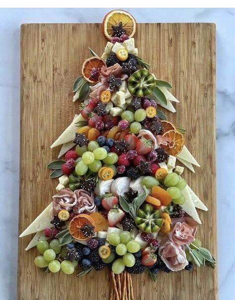 Christmas Charcuterie Boards, Cheese Tree, Christmas Cheese Boards, Grazing Platter, Christmas Charcuterie, Platter Ideas, Christmas Cheese, Christmas Entertaining, Party Food Platters