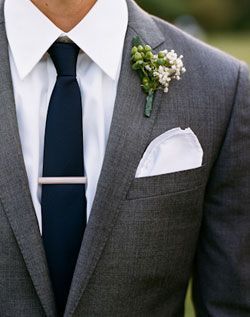 Charcoal Suit Wedding, Wedding Suits Men Grey, Groomsmen Ideas, Groom Wedding Attire, Groom And Groomsmen Attire, Grey Suit, Suit Ideas, Wedding Groomsmen, Groomsmen Suits