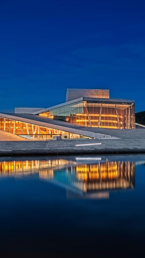 Norway Luxury Homes, Norway House Architecture, Norway Architecture Modern, Oslo Opera House Architecture, Dream Water, Norwegian Architecture, Oslo Royal Palace, Modern Theatre, Oslo Opera House