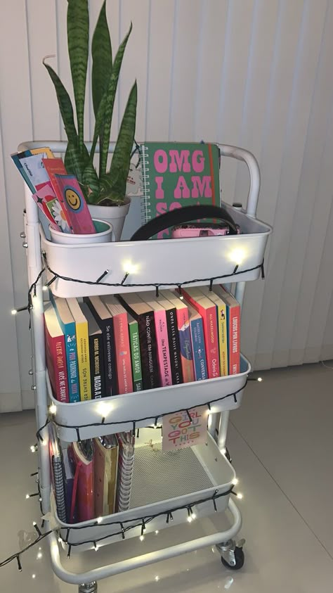 Metal Utility Cart, Aesthetic Bookshelves, Book Carts, Cart On Wheels, Bookshelf Inspiration, Book Cart, Organizer For Kitchen, Dorm Room Diy, Coastal Room