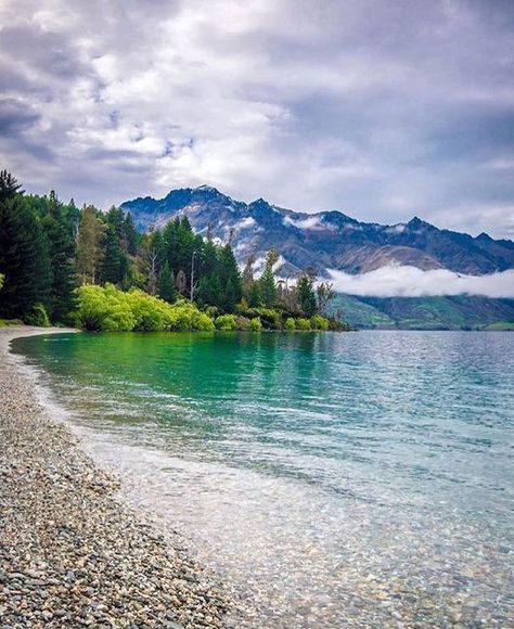 Travel New Zealand With Me on Instagram: "How inviting does the water of Lake Wakatipu look though? Great shot by @meghanmaloneyphotography . #queenstown #lakewakatipu #newzealandwithme #nzmustdo #purenewzealand #nz #newzealand #aotearoa #newzealandtrip #mountains #lake #lakeswimming #newzealandphotography #queenstownnz" New Zealand Lakes, New Zealand Mountains, Hiking New Zealand, Queenstown Nz, Lake Swimming, Lake Wakatipu, New Zealand Landscape, Queenstown New Zealand, Summer Hike