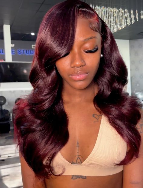 Red Hair On Dark Skin, Burgundy Red Hair, Dark Burgundy Hair, Wine Hair Color, Wine Red Hair, Frontal Wig Hairstyles, Wine Hair, Birthday Hairstyles, Hair Color Burgundy