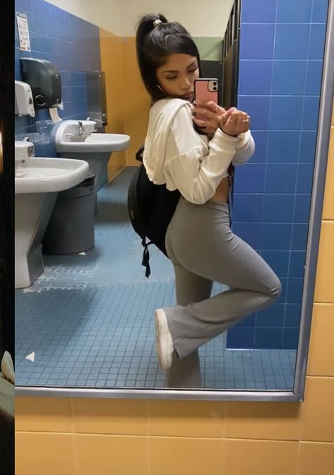 Latina Outfit Ideas, Latina Outfits School, High Waisted Sweatpants, Latina Outfit, Latina Outfits, Latina Fashion Outfits, Outfits Dress, Swag Girl Style, Latina Fashion