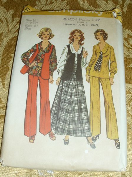 Plus Size Uncut 1970's Simplicity Long Vest shirt pants Pattern 1972 Fashion, Sewing Upcycle, 70s Sewing Patterns, Maxi Skirt Pattern, 70s Skirt, 70s Blouse, Skirt And Pants, Sew Patterns, Home Sewing