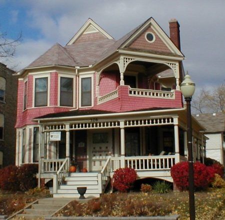 The resurrection of 326 E. Chicago - Old House Porches 1990s House, 80s House, Custom Porch, Funky Wedding, 1920s House, House Trim, Porch Posts, Board Members, Chicago Neighborhoods