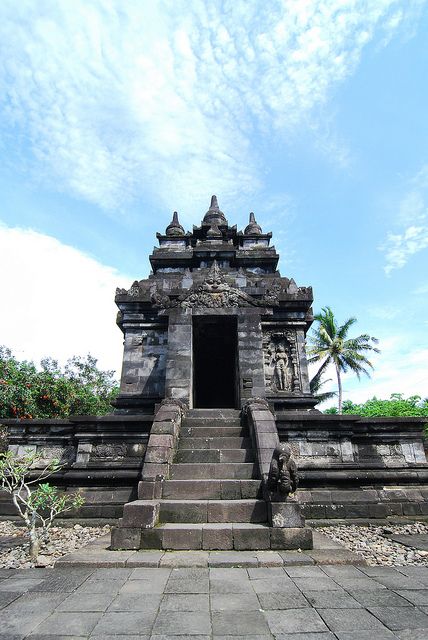 Pawon Temple, Central Java, Indonesia by ad+apex@MeMoRaBiLia, via Flickr Indonesian Temple, Presentation Pictures, Traditional Sculptures, Temple Photography, Dark Background Wallpaper, Building Photography, Indonesian Art, India Photography, Temple Architecture