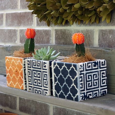 31 Brilliant Things to Make With Leftover Tile Tile Planter Diy, Tile Planter, Leftover Tile, Trivets Diy, Unique Planters, Planter Diy, Spray Paint Colors, Plant Window, Diy Planter Box