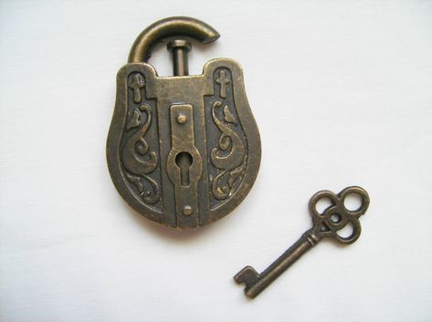 Ideas for tattoos   medieval lock  (add initials in it) Lock Image, Antique Shelves, Gate Handles, Under Lock And Key, Historical Objects, Unique Key, Old Keys, Antique Keys, Antique Doors