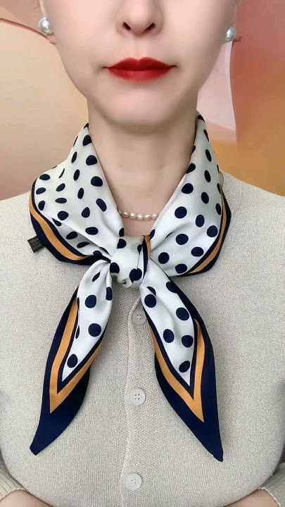 How To Make A Tie, How To Wear Makeup, Scarf Wearing Styles, Kerchief Scarf, Make A Tie, Scarf Knots, Ways To Wear A Scarf, How To Wear A Scarf, Scarf Women Fashion