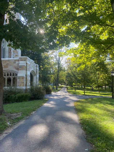 Bates College, Wellesley College, S Pic