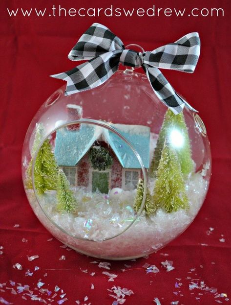 Holiday Terrarium, Diy Face Scrubs, Easy Diy Holiday Crafts, Barn Doors Diy, Diy Lip Scrubs, Diy Coffee Tables, Christmas Vases, Diy Terrarium, 3d Christmas Tree