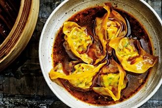 Steamed wontons in chilli broth Steamed Wontons, Wonton Recipes, Chilli Oil, Best Chinese Food, Mapo Tofu, Wontons, Broth Recipes, Asian Dishes, Chinese Food