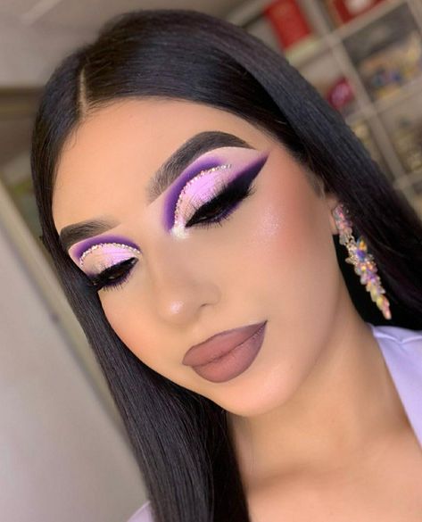 Full Glam Purple Makeup, Lipstick With Purple Eyeshadow, Hoco Makeup For Purple Dress, Extra Eyeshadow Looks, Purple Makeup For Prom, Makeup Looks Ideas Creative, Wedding Makeup Lavender, Purple Makeup Looks For Prom, Purple Prom Makeup Black Women