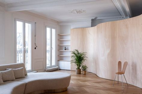 Ten stylish plywood interiors that give the material a luxurious upgrade Wooden Partitions, Ribbon Wall, Open Bathroom, Plywood Interior, Housing Design, Classical Interior, Plywood Walls, Timber Walls, Stylish Interior Design