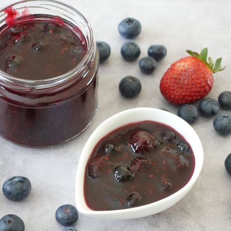 Mixed Berry Compote for Breakfast and Dessert Delicious Mixed Berry Compote, Nutella Ganache, Spiced Buttercream, Chocolate Ganache Recipe, Compote Recipe, Chocolate Fudge Frosting, Berry Compote, Ganache Recipe, Fudge Frosting