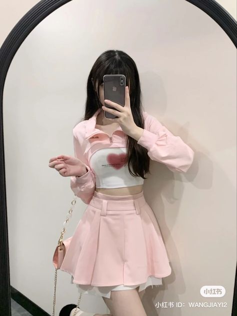 Pink And Black Korean Outfit, Cute Pink Outfits Aesthetic Korean, Pink Outfits Aesthetic Korean, Vintage Spring Outfits, 2023 Spring Outfits, Girls Spring Outfits, Rok Mini, Europe Outfits, Kawaii Fashion Outfits