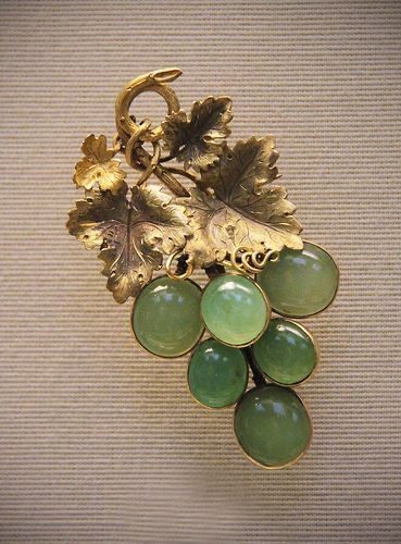 Vegetable Jewelry, Antique Necklaces Design, Jewelry Casket, Fruit Jewelry, Gold Rings Jewelry, Mid Century Jewelry, Art Nouveau Jewelry, Jewelry Photography, Jade Jewelry