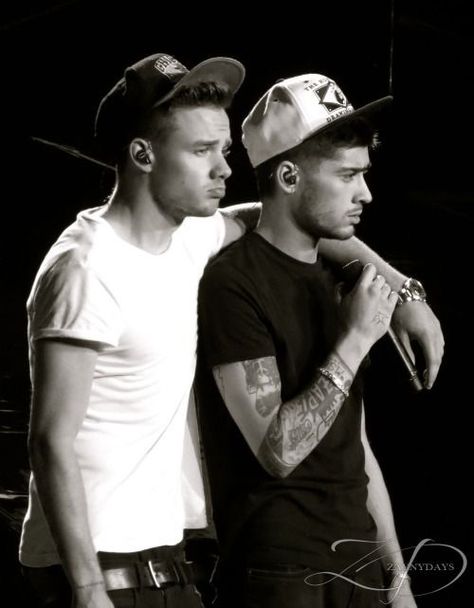 Liam And Zayn, Four One Direction, One Direction Zayn Malik, Zayn Malik Pics, One Direction Wallpaper, The Quiet Ones, Always In My Heart, One Direction Photos, One Direction Harry