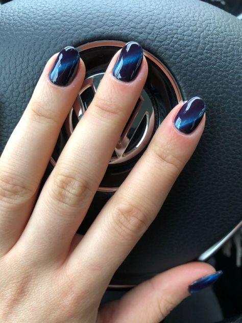 nailart cateye blue black cateyes gelnails gel nailpolish art Blue Black Nails Short, Nail Art Kuku Pendek Aesthetic, Black And Blue Gel Nails, Black And Blue Nails Short, Nail Art Simple Blue, Dark Blue Cat Eye Nails, Nail Art Dark Blue, Cat Eye Nails Blue, Nail Art Navy Blue