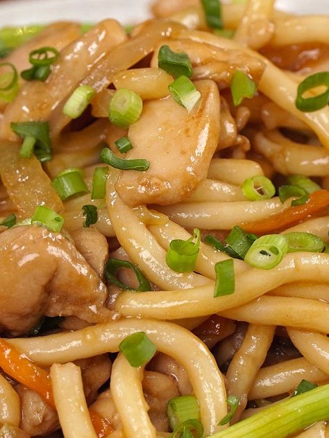 Yaki Udon Sauce, Udon Noodles Chicken, Thick Noodle Recipes, Udon Chicken Stir Fry, Best Udon Noodle Recipe, Udon Noodle Stir Fry Chicken, Stir Fry Udon Noodles Recipe, Udon Noodle Recipe Chicken, Chicken Udon Noodle Recipe Stir Fry