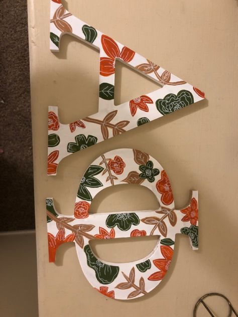 Flower Sorority Letters, Sorority Painting Canvases, Painted Sorority Letters, Letter Painting Ideas Wooden, Sorority Pin Box, Greek Letters Painted, Sorority Letters Painted, Big Little Canvas, Big Little Basket