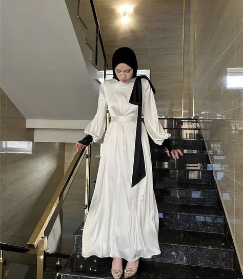 New Hijab, Hijab Model, Soiree Dresses, Snow Men, Muslim Outfits Casual, Hijabi Fashion Casual, Modest Dresses Casual, Modesty Fashion, Muslim Fashion Hijab