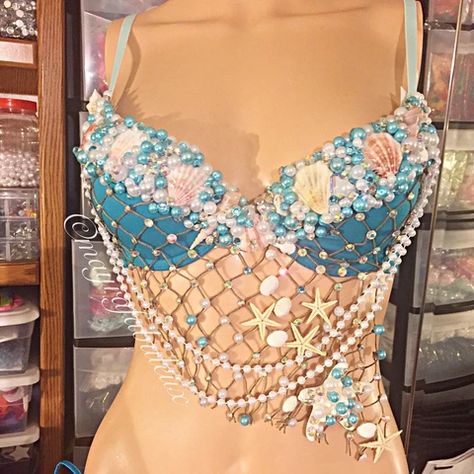 Mermaid Bra Top, Siren Costume, Blonde Halloween Costumes, Rave Bras, Mermaid Halloween Costumes, Girl Group Costumes, Shell Bra, Costume Bra, Mermaid Bra