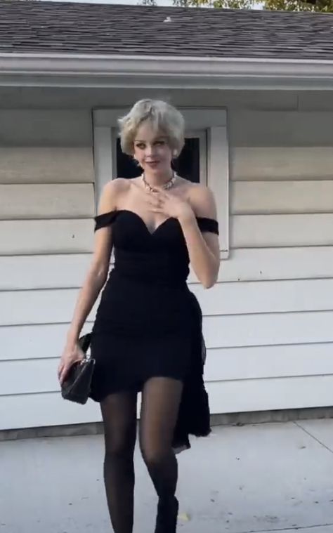 Revenge Dresses Outfits, The Revenge Dress, Dress For Revenge, Revenge Prom Dress, Princess Diana Halloween Costume, Revenge Dress Outfits, Revenge Dress Aesthetic, Princess Diana Halloween, Princess Diana Black Dress