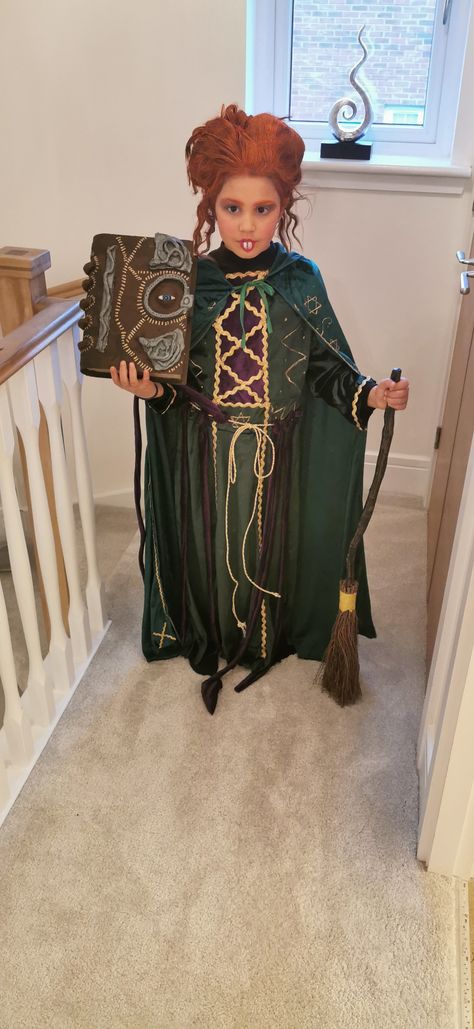 Sanderson Sisters Costumes Diy, Halloween Costume Homemade, Winifred Sanderson Costume, Sanderson Sisters Costumes, Costume Homemade, Winifred Sanderson, Diy Costumes Kids, Homemade Halloween Costumes, Sanderson Sisters