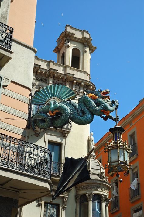 Dragon and Umbrella at Casa Bruno Cuadros in Las Ramblas, Barcelona #barcelona Spain Pictures, Barcelona Photos, All About Spain, Barcelona Architecture, Travel Barcelona, Umbrella Photo, Culture Food, Barcelona Travel, Bucket List Destinations