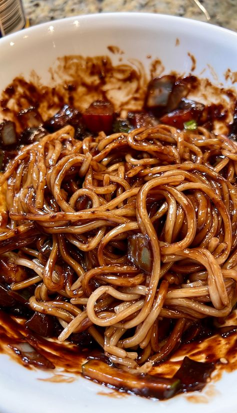 Jajangmyeon (Korean Black Bean Noodles) | Iankewks