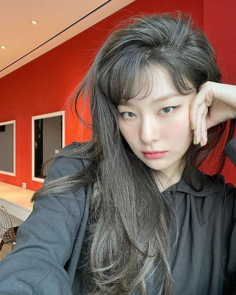 Jennie, a famous singer and actress in South Korea met Lisa, her acci… #romance #Romance #amreading #books #wattpad Seulgi Instagram, Kang Seul-gi, จีซอง Nct, Kang Seulgi, Red Velvet Seulgi, Girl Cakes, Girl Crush, Kpop Girl Groups, Instagram Update