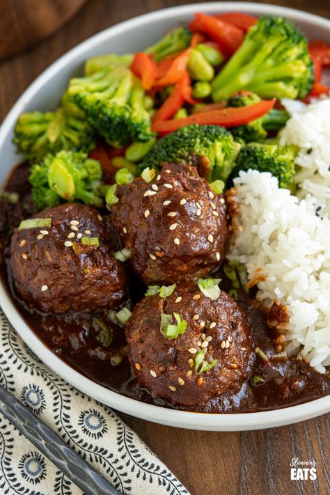 Meals With Hidden Veggies, Healthy Beef Meatballs, Vegetable Meatballs, Juicy Meatballs, Actifry Recipes, Asian Meatballs, Fakeaway Recipes, Meatball Dinner, Delicious Family Dinners